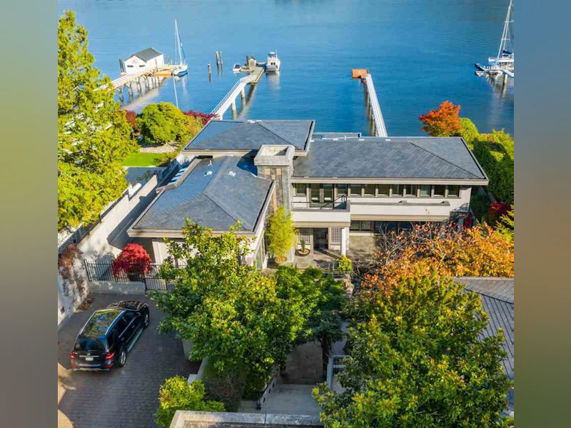 688 Beachview Drive, North Vancouver BC V7G 1R1