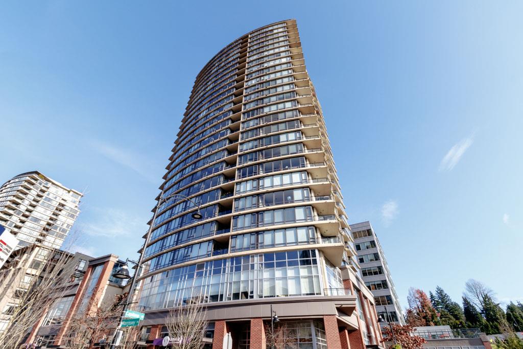 1808-400 Capilano Rd  