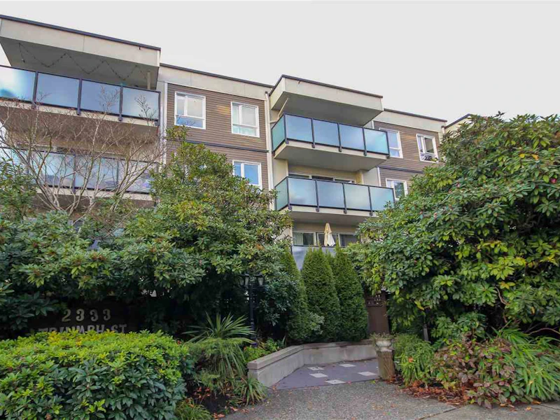 304 - 2333 Triumph Street, Vancouver BC V5L 1L4