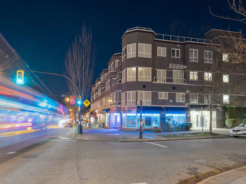 211 - 1707 Charles Street, Vancouver BC V5L 2T6