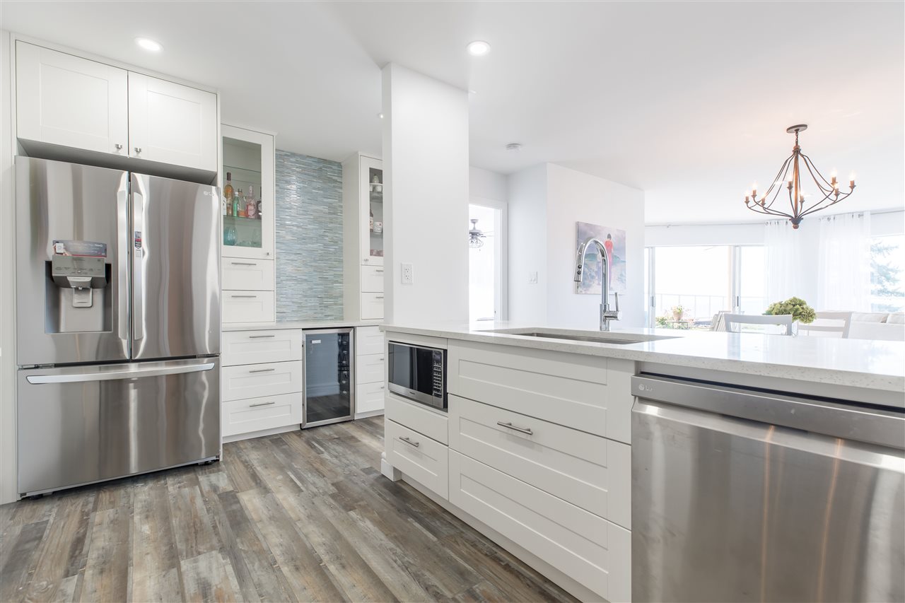 103-15025 Victoria Ave