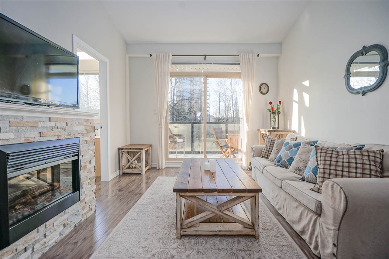 411-200 Capilano Rd  