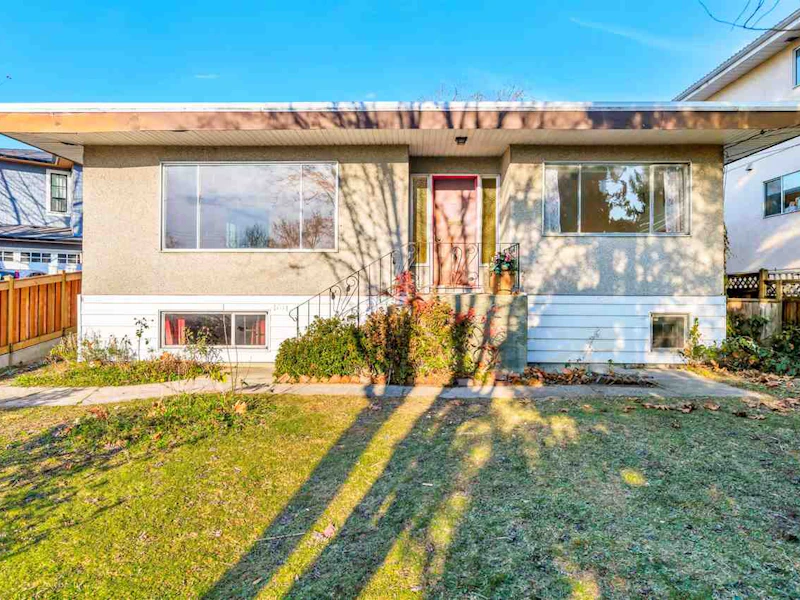 4011 Grant Street, Burnaby BC V5C 3N7