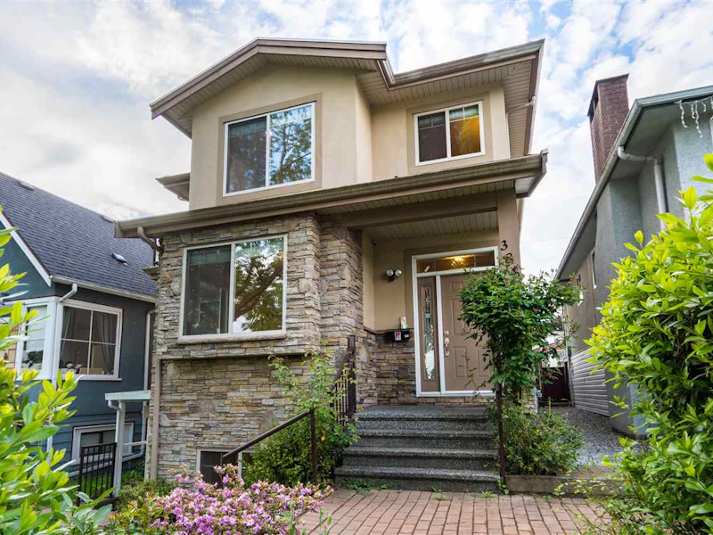 3849 Parker Street, Burnaby BC V5C 3B5