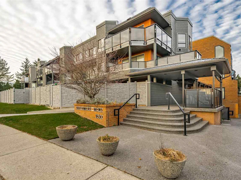 304 - 1830 E Southmere Crescent, Surrey BC V4A 9C2
