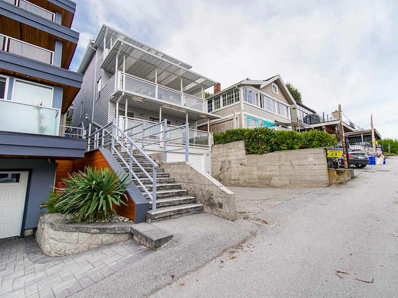 15062 Victoria Avenue, Surrey BC V4B 1G3