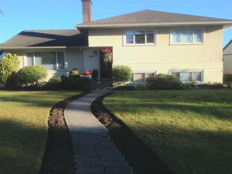 8669 11th Avenue, Burnaby BC V3N 2P9