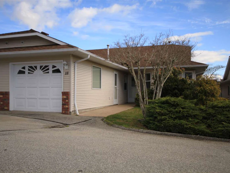 18 - 820 Kiwanis Way, Gibsons BC