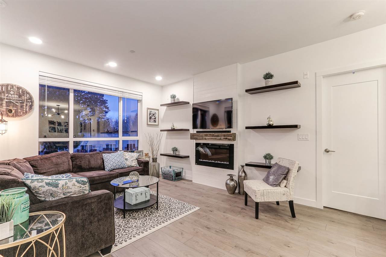 206-33540 Mayfair Ave  