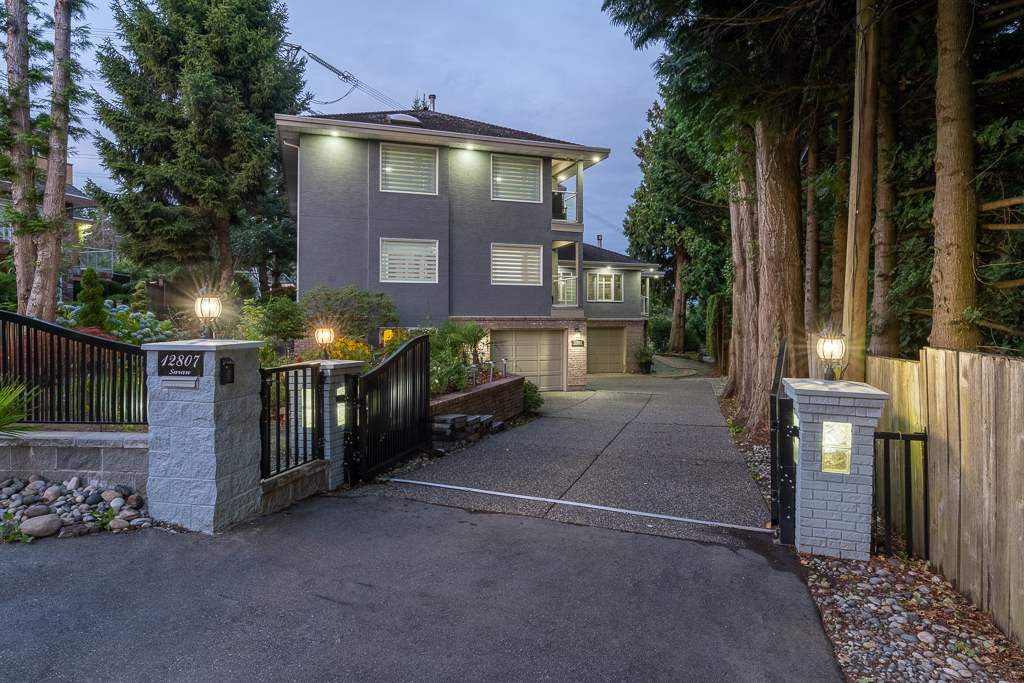 12807 54 Ave  