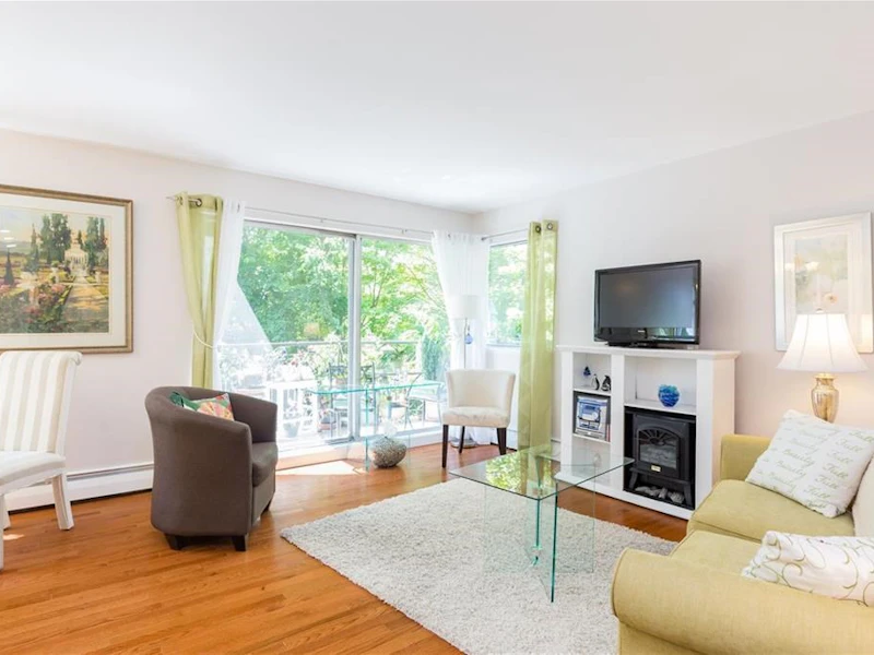 104 - 1930 Marine Drive, West Vancouver BC V7V 1J8