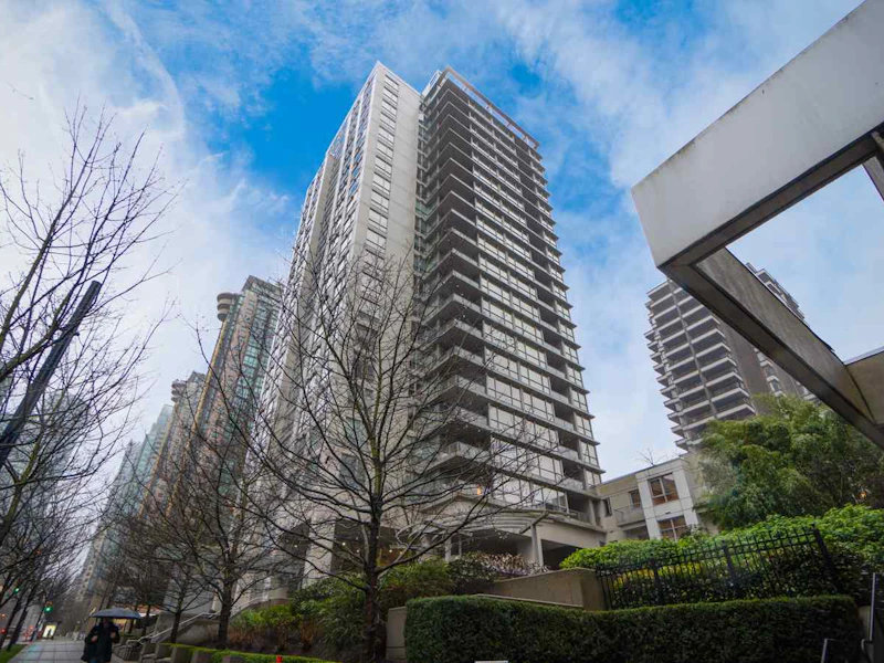 2005 - 1420 W Georgia Street, Vancouver BC V6G 3K4