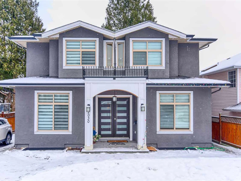 2030 Edinburgh Street, New Westminster BC V3M 2X6