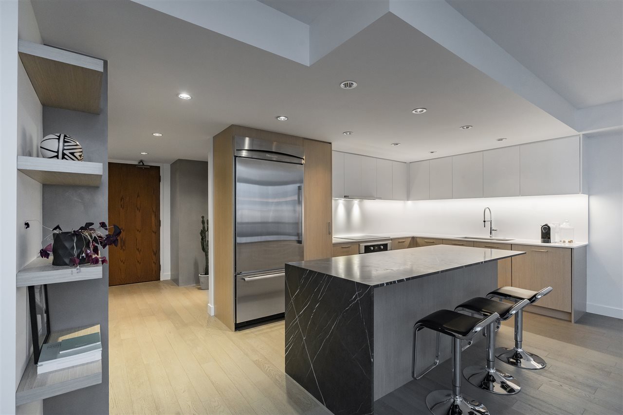 402 738 Broughton St  