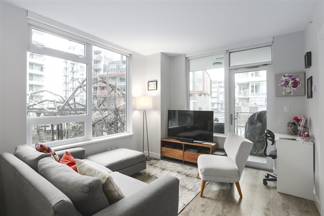 215-110 Switchmen St  