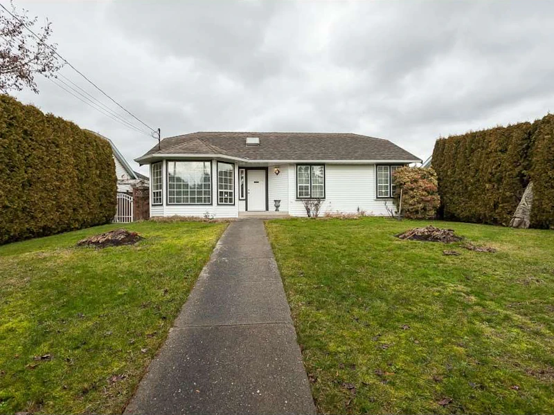 14079 16th Avenue, Surrey BC V4A 1P9