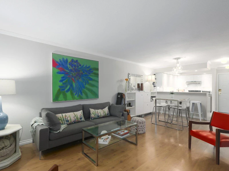 302 - 1738 Frances Street, Vancouver BC V5L 1Z6