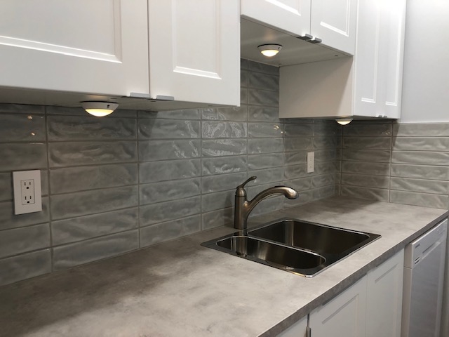 205-1860 E Southmere Cres  