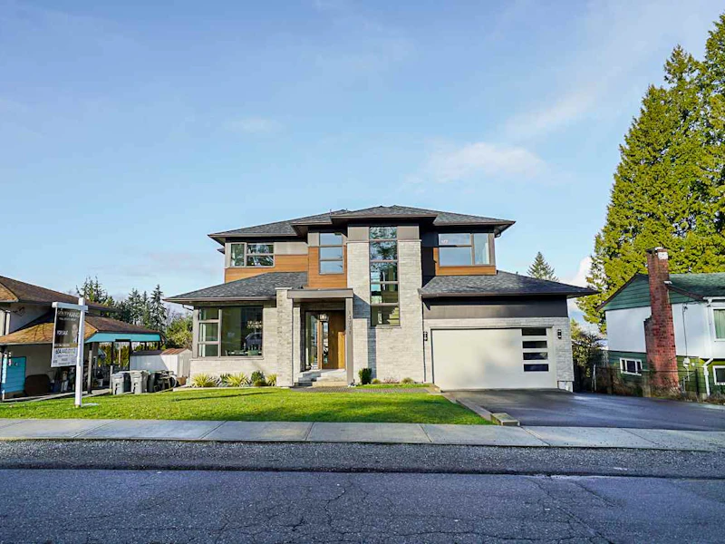 14731 111a Avenue, Surrey BC V3R 2E2