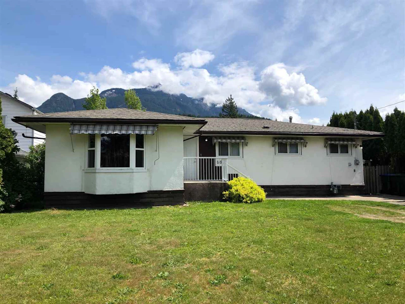 685 6th Avenue, Hope BC V0X 1L4