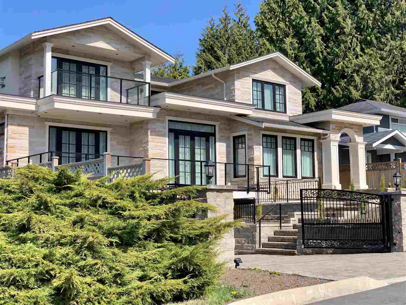 626 The Del Avenue, North Vancouver BC V7N 2Y1
