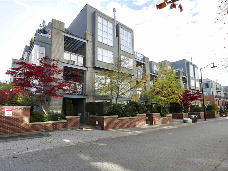 212 - 2288 Marstrand Avenue, Vancouver BC V6K 4S9