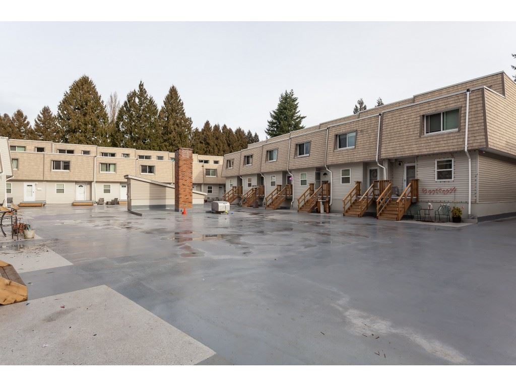 15-33293 E Bourquin Cres  
