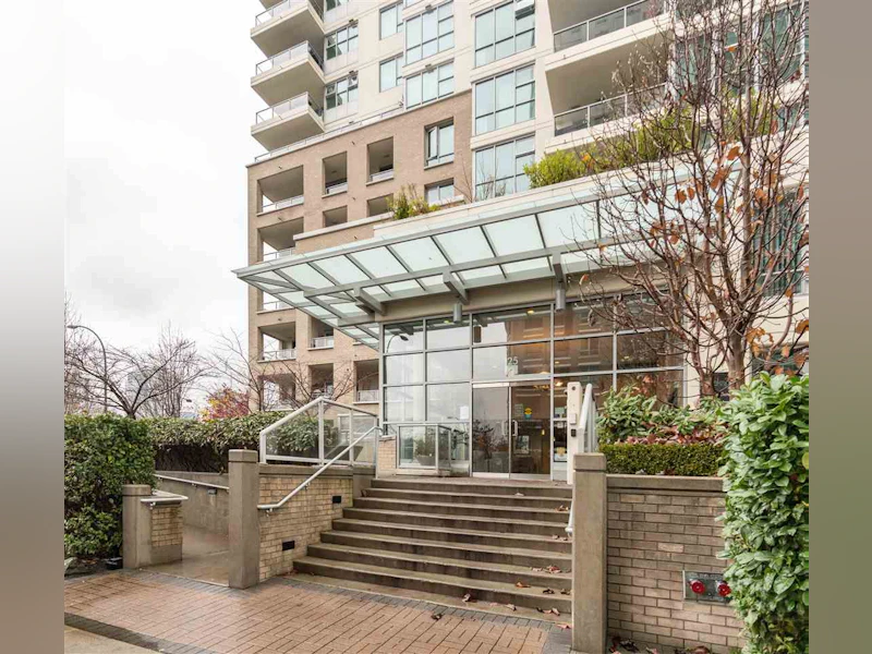 1202 - 125 Milross Avenue, Vancouver BC V6A 0A1