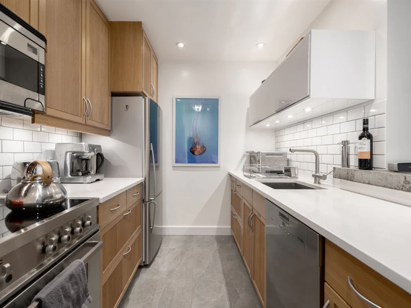 110 - 555 W 14th Avenue, Vancouver BC V5Z 4G8