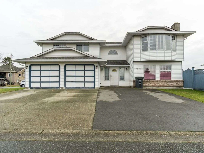 7736 123a Street, Surrey BC V3W 9S4