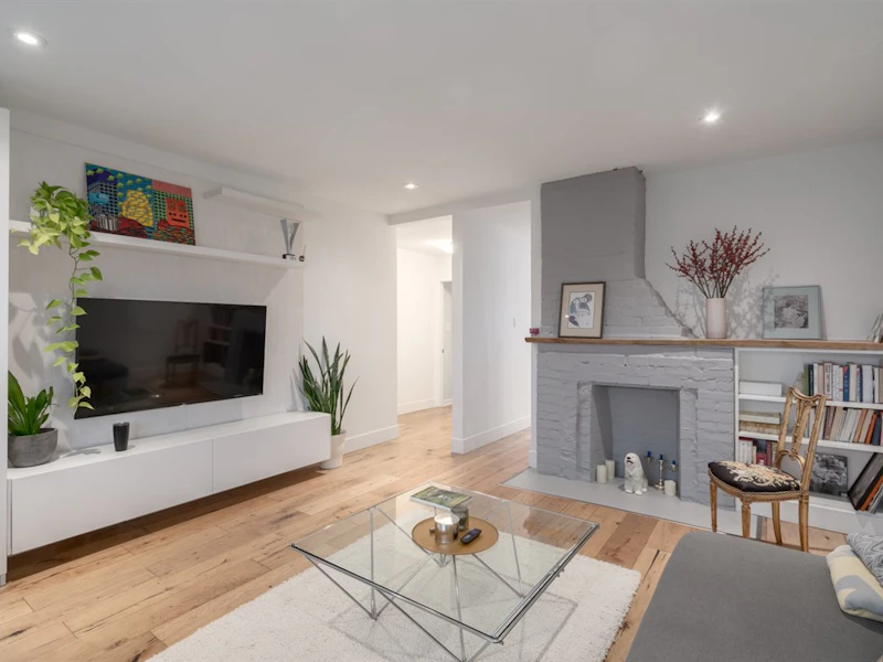 2709 William Street, Vancouver BC V5K 2Y7