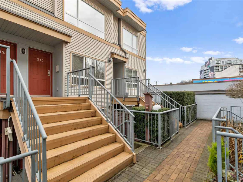 313 - 2688 Watson Street, Vancouver BC V5T 4T6