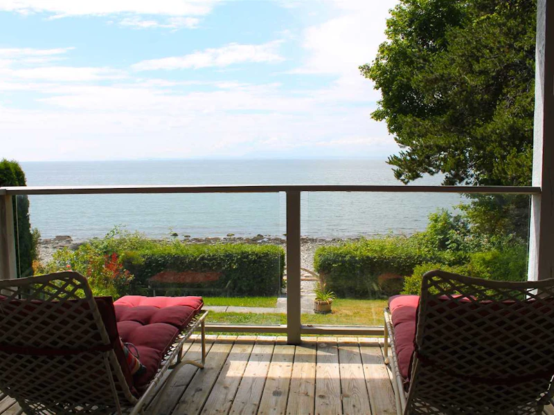 2739 Lower Road, Roberts Creek BC