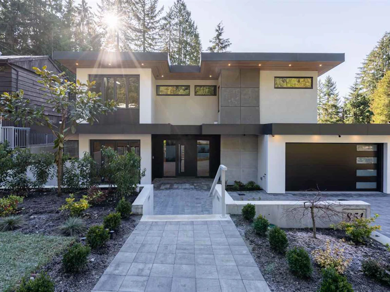851 Prospect Avenue, North Vancouver BC V7R 2M2