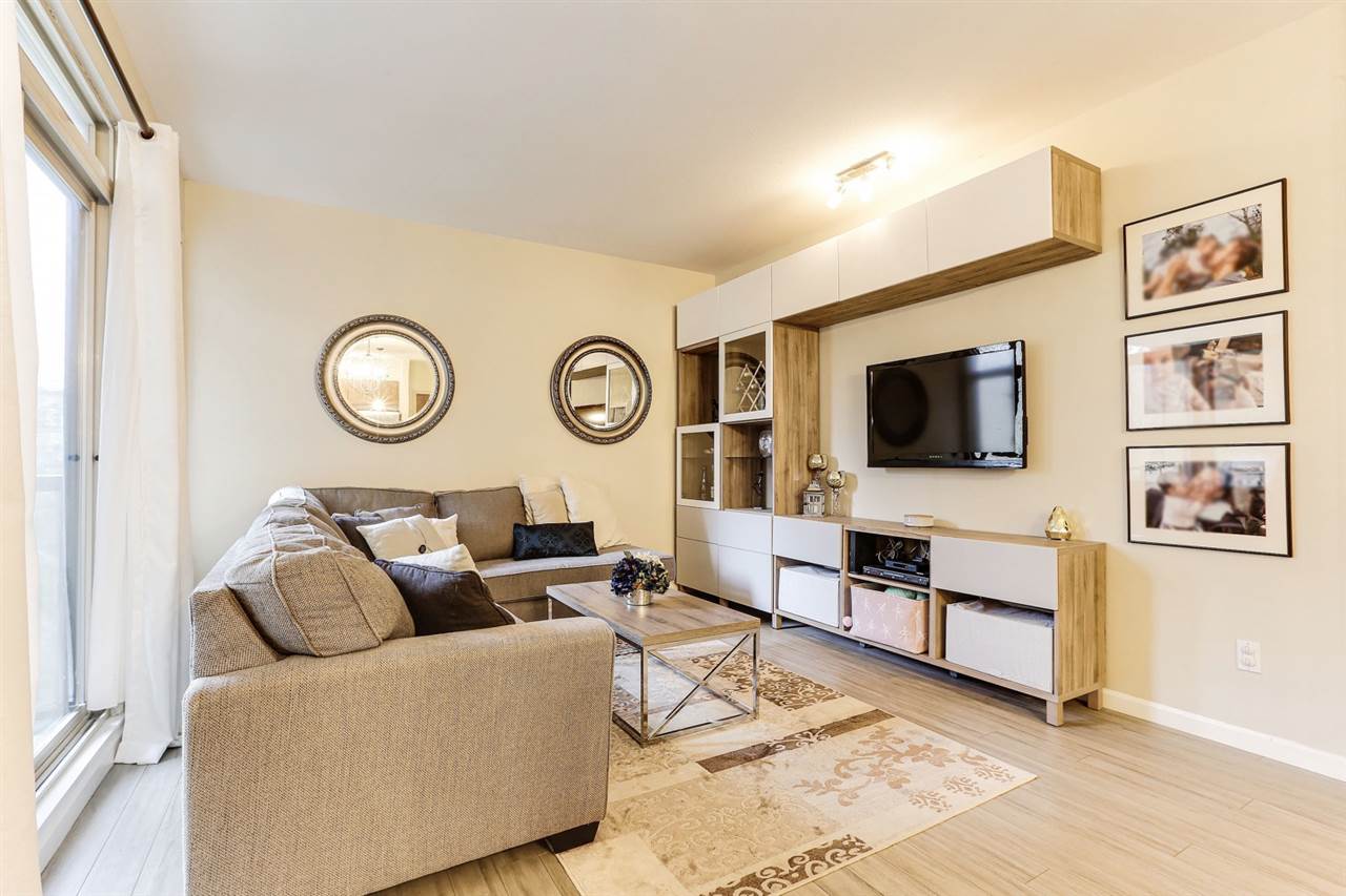 315-100 Capilano Rd  