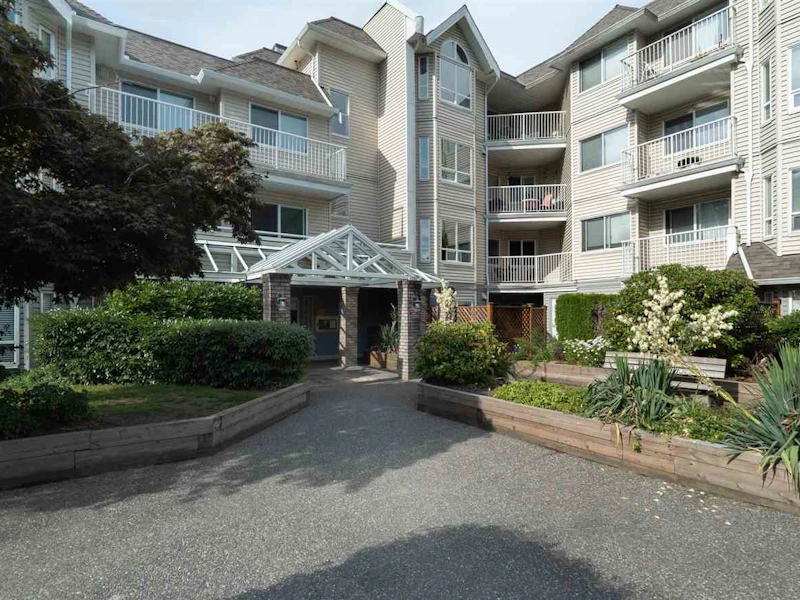 105 - 13475 96th Avenue, Surrey BC V3V 1Y8