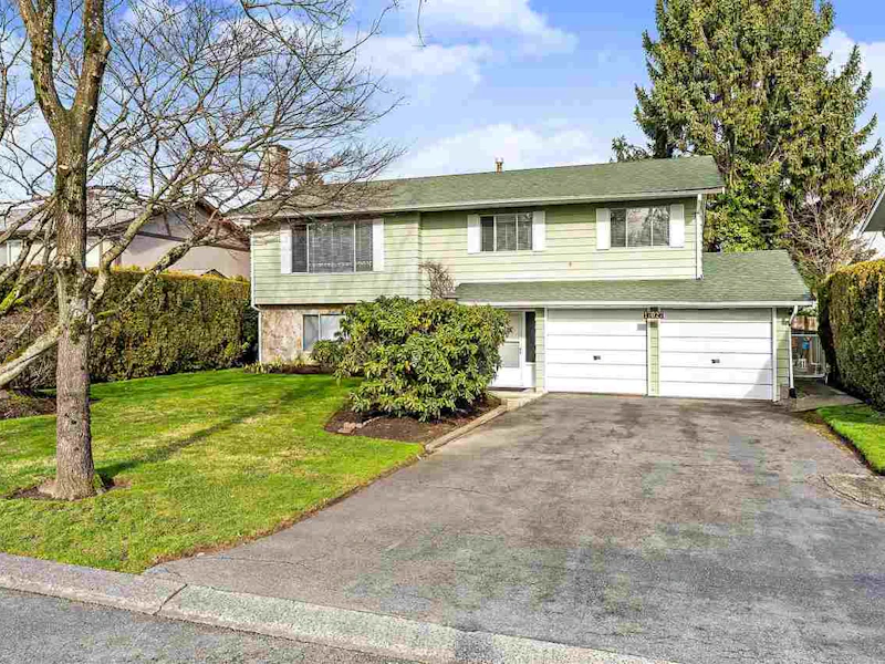 17027 Hereford Place, Surrey BC V3S 4X2