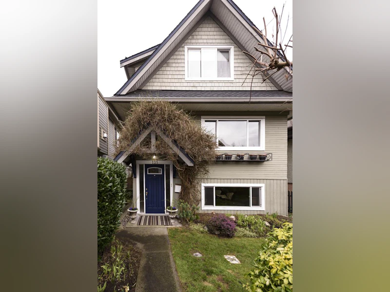 125 E 22nd Avenue, Vancouver BC V5V 1T5