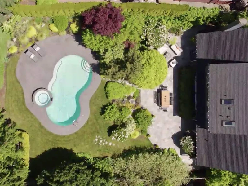 404 Silverdale Place, North Vancouver BC V7N 2Z5