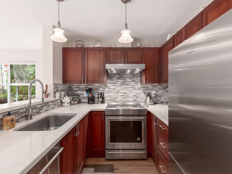4 - 3170 W 4th Avenue, Vancouver BC V6K 1R7