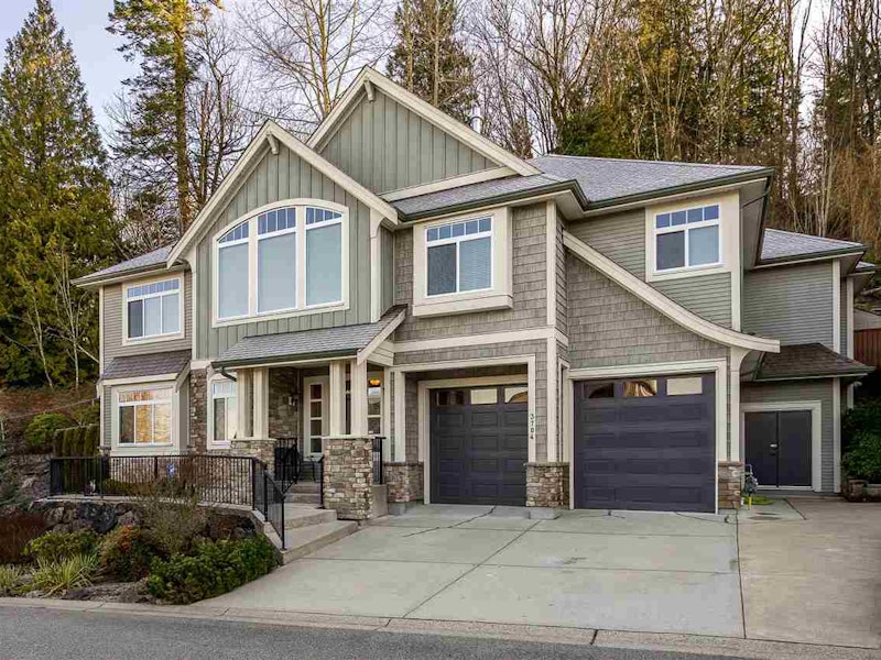 3704 Hajula Court, Abbotsford BC V3G 2W4