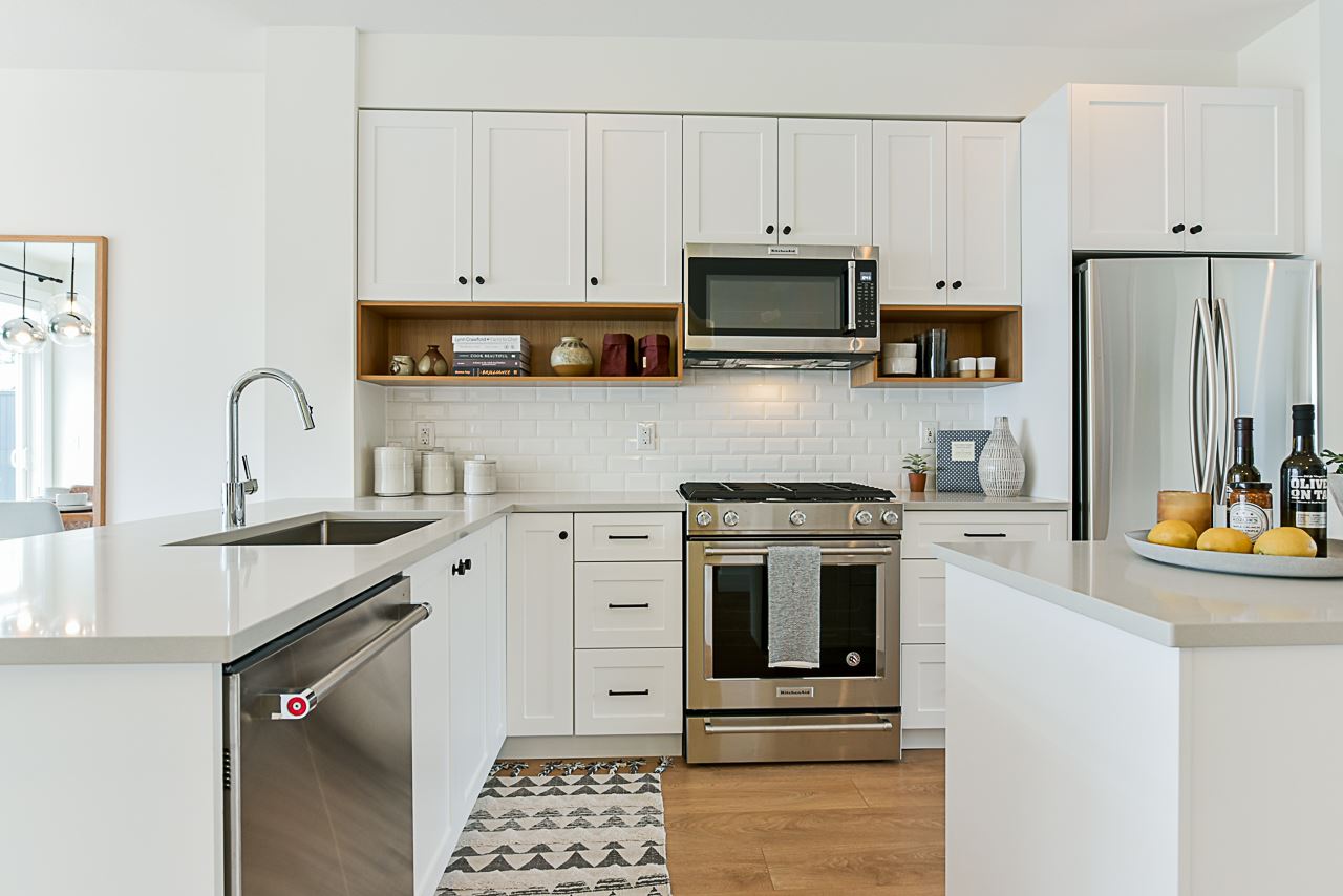 25-27735 Roundhouse Dr  