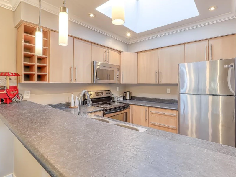 310 - 932 Robinson Street, Coquitlam BC V3J 7R8