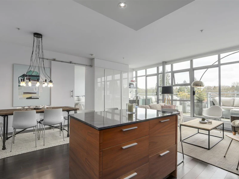 401 - 4375 W 10th Avenue, Vancouver BC V6R 2H6
