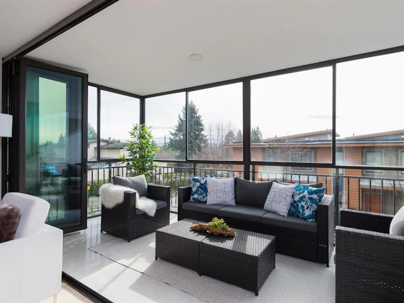 201 - 475 13th Street, West Vancouver BC V7T 2N7