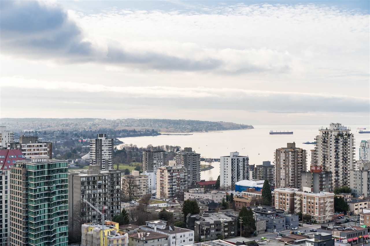 2801-1050 Burrard St  