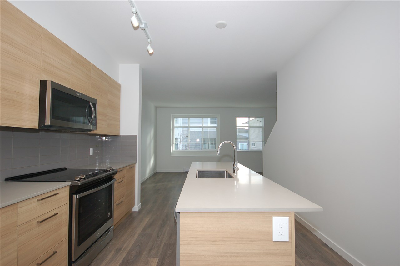 605-18505 Laurensen Pl  