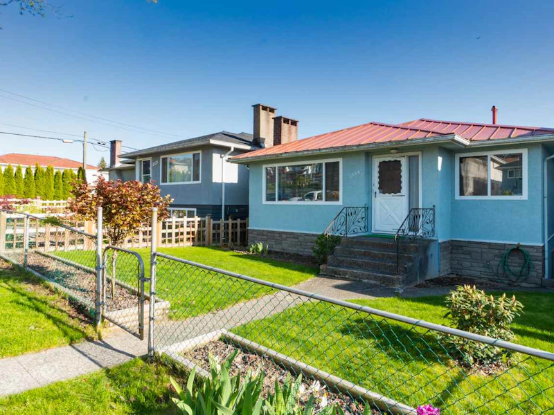 3888 Parker Street, Burnaby BC V5C 3B4