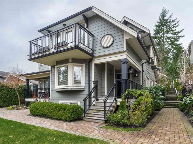 3117 Sunnyhurst Road, North Vancouver BC V7K 2G4