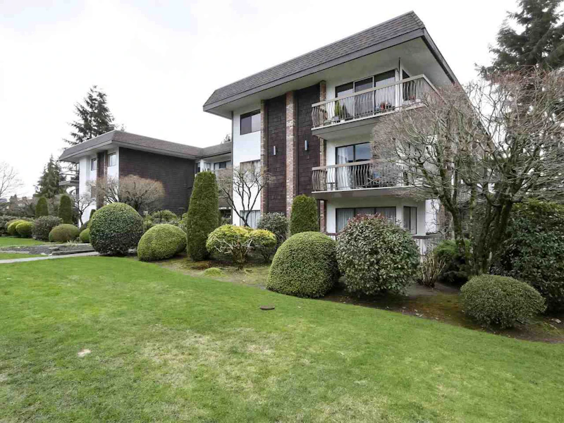 210 - 175 E 5th Street, North Vancouver BC
